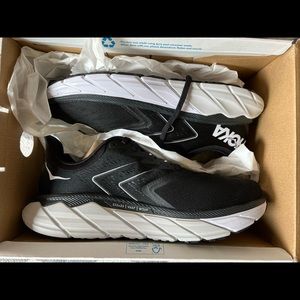 Women’s Black Size 9 Hokas